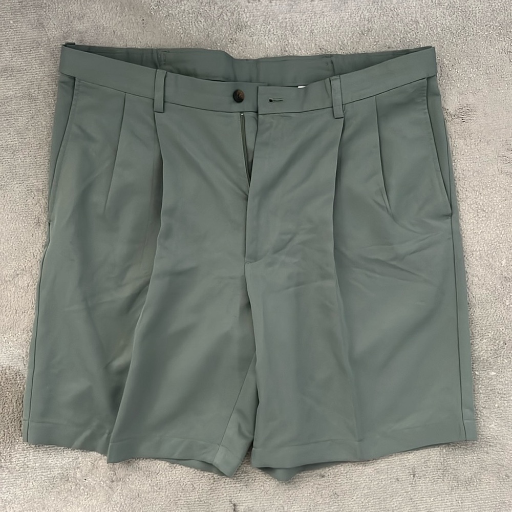 Haggar Men's Light Green Flat Front Shorts